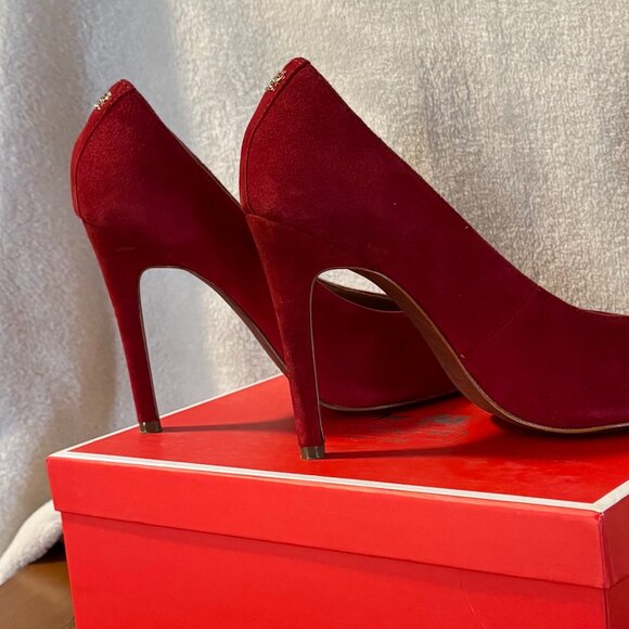 Coach Urban Suede Red 4" Heels/Pumps, sz 7.5 - Picture 4 of 10